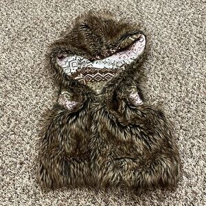 MUDD faux fur vest 💕